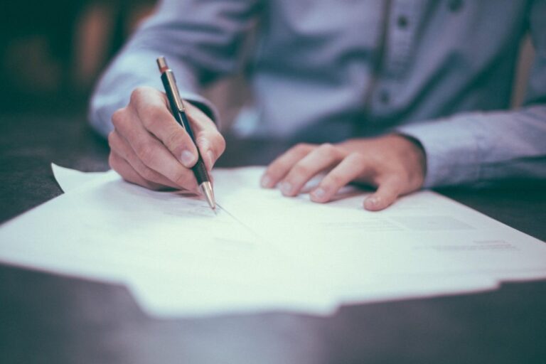 picture showing should you sign a HIPAA authorization after a car accident injury claim